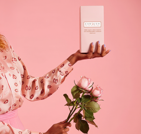 Bucură-te de protecție și confort cu tampoanele ENROUSH din bumbac 100% organic cu aplicator ➤ Mai ușor de folosit ➤ Blânde cu tine și cu planeta