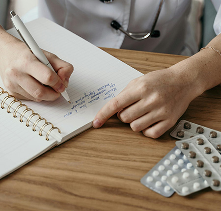 Cancer endometrial ➜ Tipuri histologice ➜ Cauze ➜ Simptome ➜ Optiuni de tratament ➜ Stadii ➜ Preventia cancerului endometrial ➜ Afla mai multe!