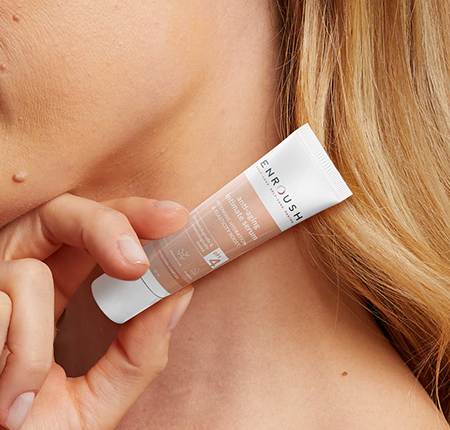 Află ce schimbări apar în zona intimă după 30, 40 și 50 de ani și cum îți ajustezi rutina corect. 