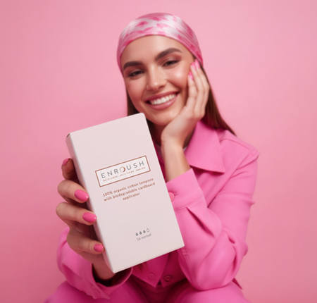 Bucură-te de protecție și confort cu tampoanele ENROUSH din bumbac 100% organic cu aplicator ➤ Mai ușor de folosit ➤ Blânde cu tine și cu planeta