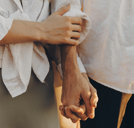 Petting ➔ Ce inseamna ➔ Tipuri ➔ Light petting si heavy petting ➔ Beneficiile peetingului ➔ Petting vs alte concepte similare ➔ Afla mai multe!