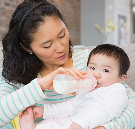 Tot ce trebuie sa stii despre alaptarea la san ➤ Beneficii pentru mama si copil ➤ Cat de des trebuie alaptat bebelusul ➤ Alimentatia in alaptare ➤ Sfaturi si recomandari ➤ Intrebari frecvente despre alaptare